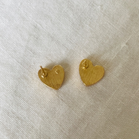 🌟 Buy 2 Pairs, Get One Free, NWT Animal Print Heart-Shaped Stud Earrings - Picture 3 of 4